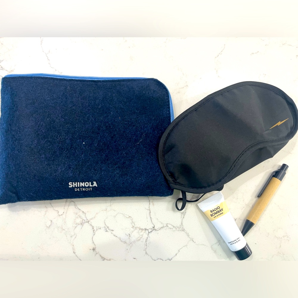 Felt makeup / toiletry bag (shaving)